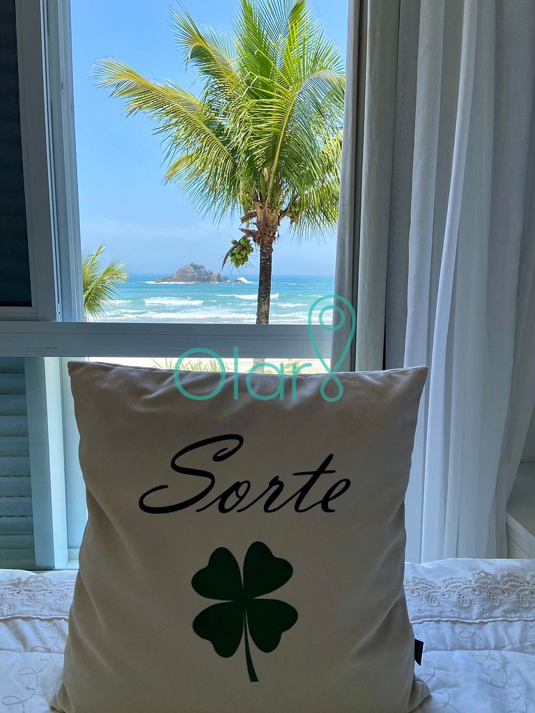 Casa de condomínio com 4 suítes à beira mar com vista panorâ