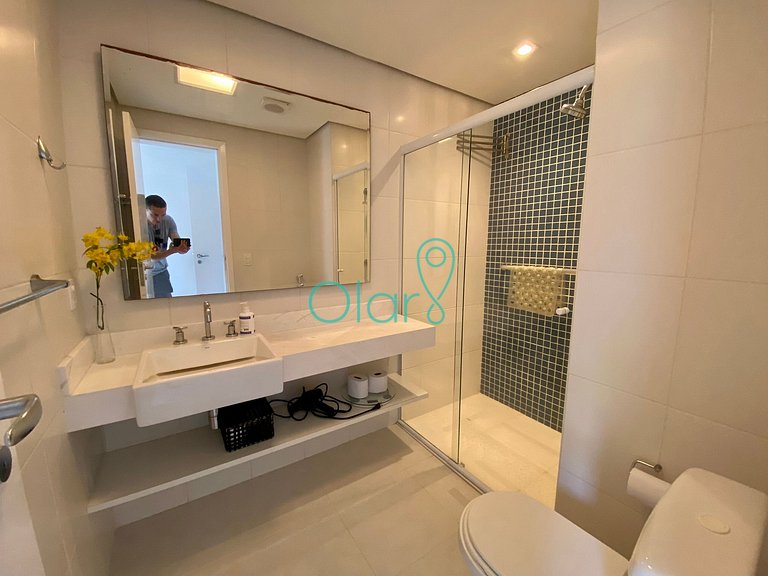 Casa de condomínio com 4 suítes à beira mar com vista panorâ