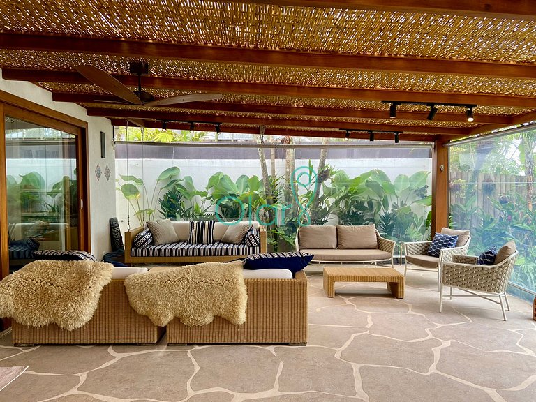 Casa fora de condomínio, pé na areia, para até 9 pessoas